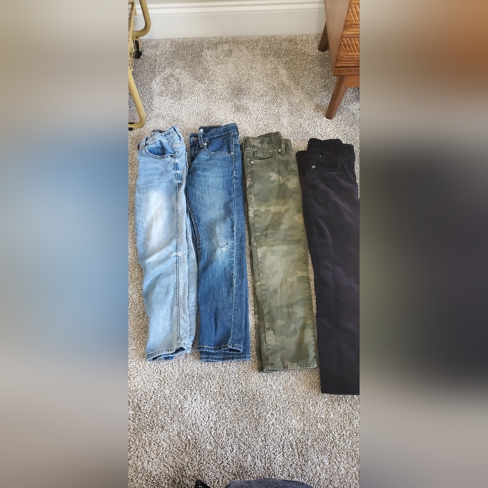 Lot of 4 boys pants size 7&8